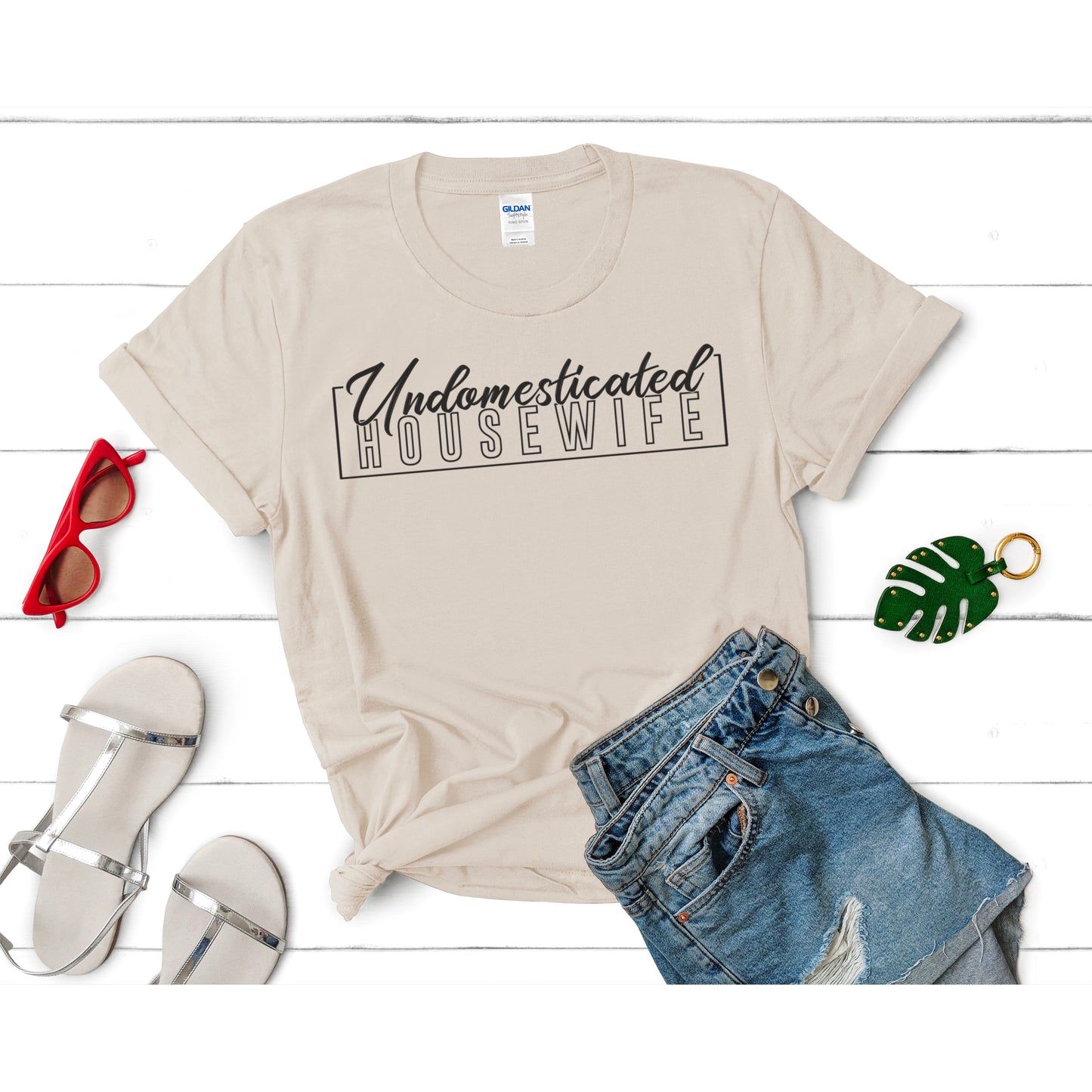 Undomesticated housewife T-SHIRT PRE-BUY